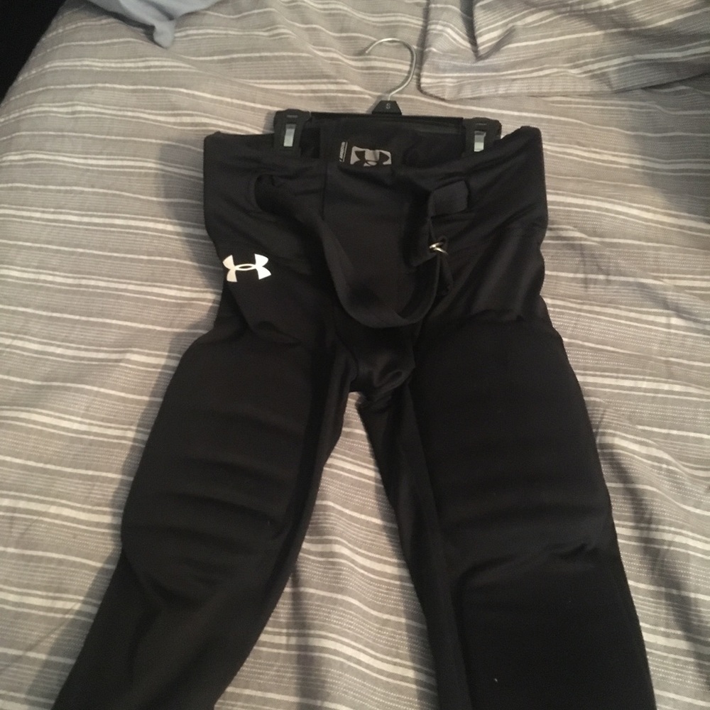 football pants / pads